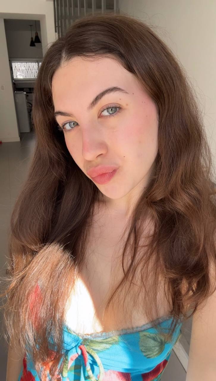 Nude girl Amber in Semarang