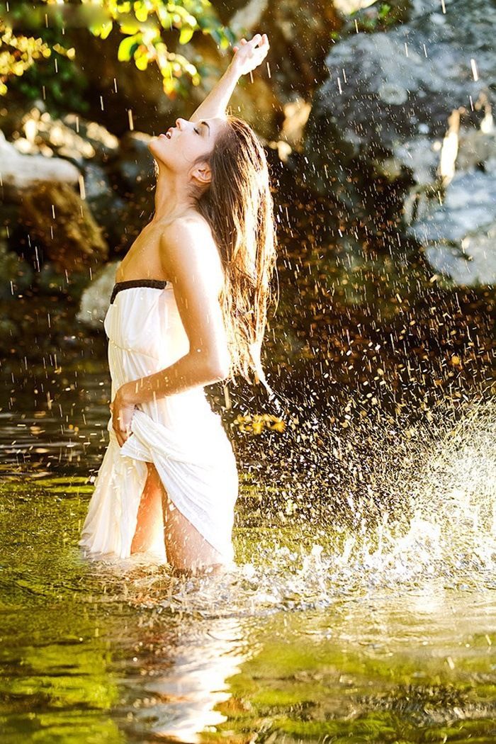 Marie Avgeropoulos in Semarang