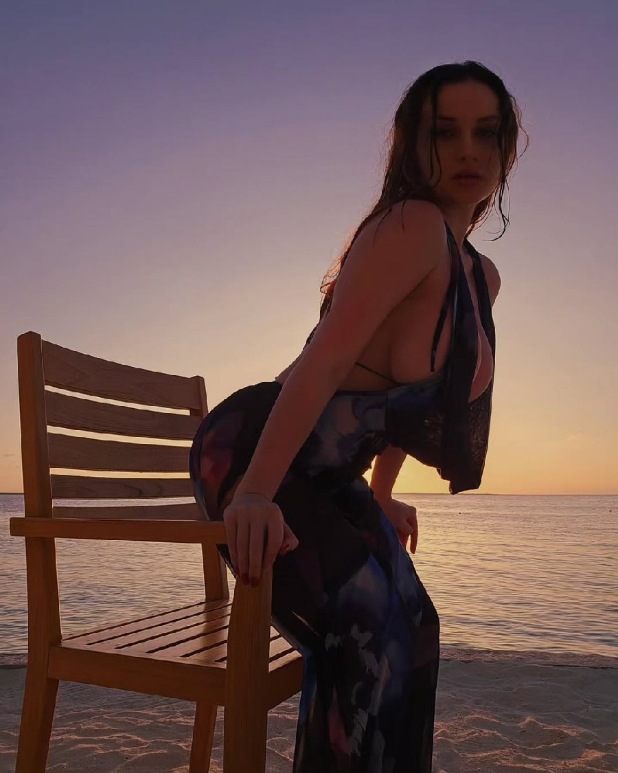 Sexy girl Miranda Faith nude in Semarang