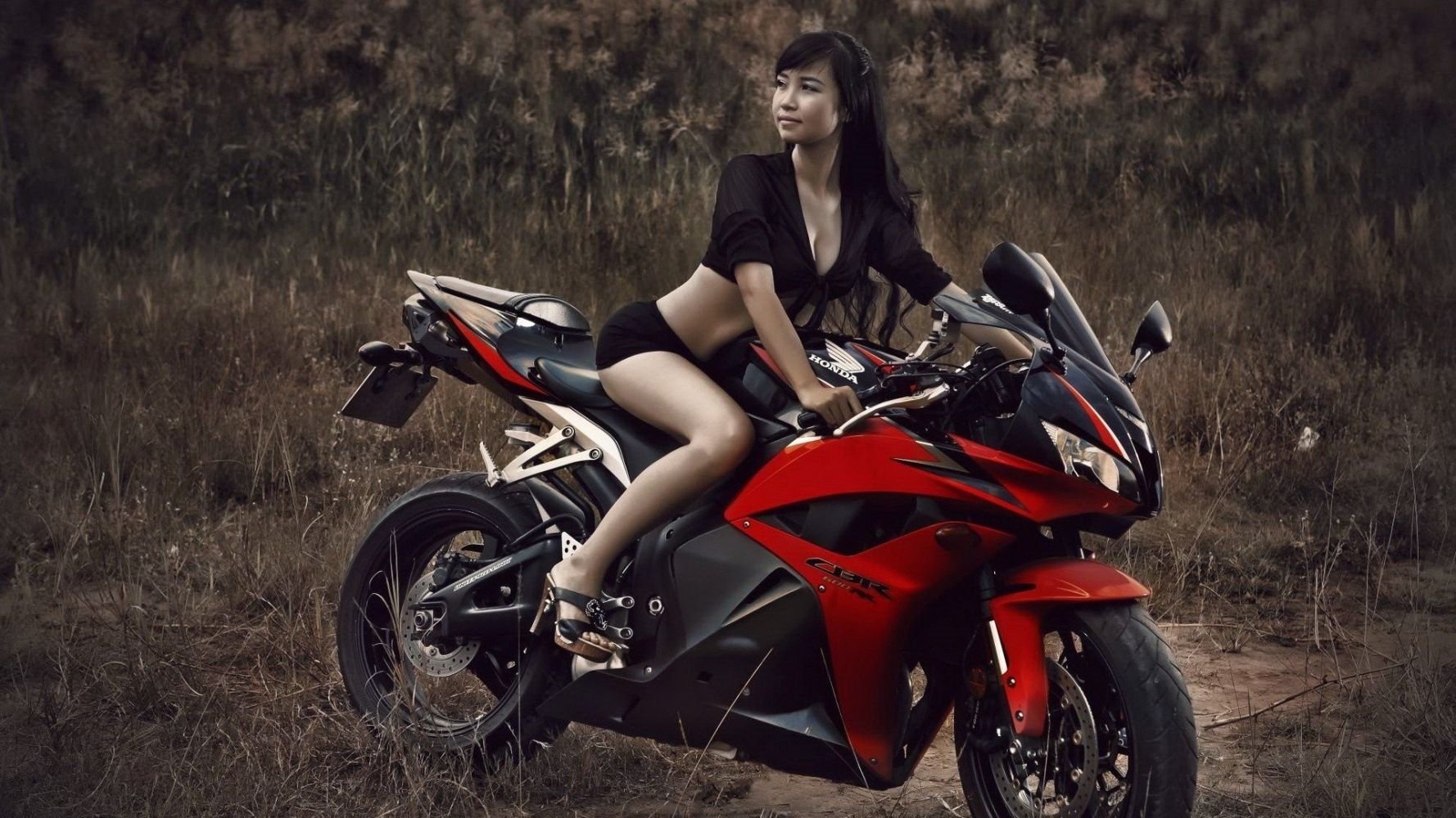 Fitness girls and bikes in Semarang