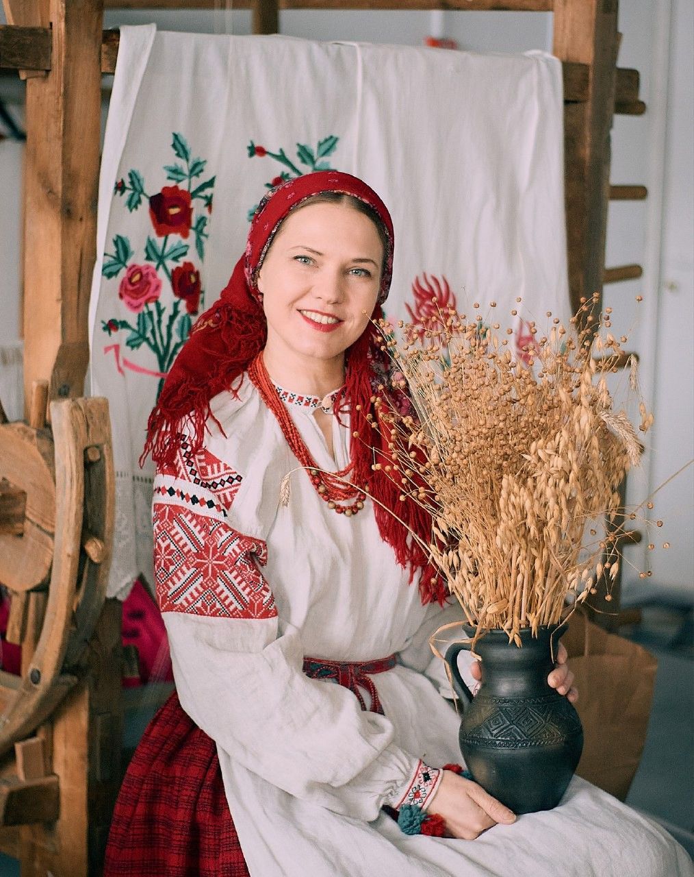 Women in Slavic costumes in Semarang
