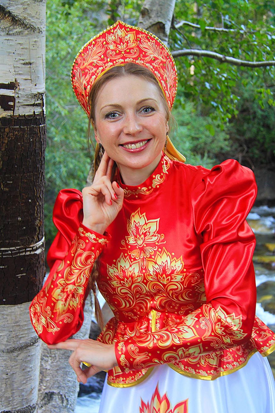 Women in Slavic costumes in Semarang
