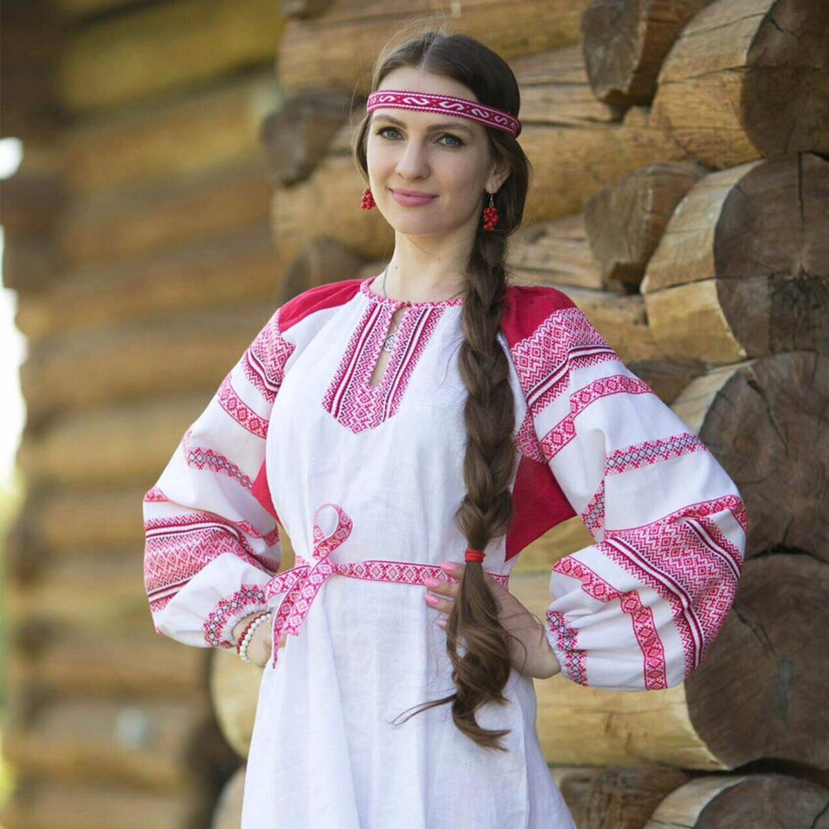 Girls in Slavic costumes in Semarang