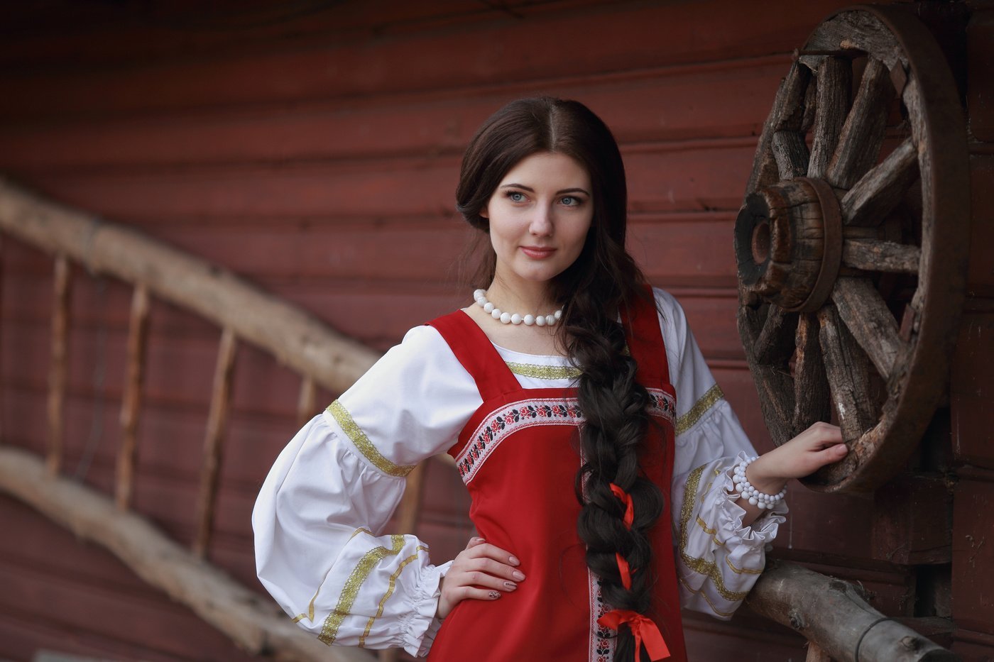 Girls in Slavic costumes in Semarang