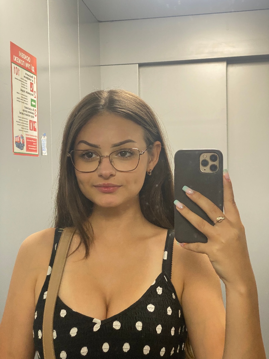 Sexy model Stacy in Semarang